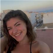 Soy una estudiante universitaria con posibilidad de dar clase de refuerzo en todos los cursos de primaria y ESO.